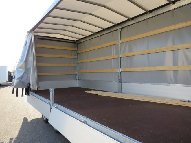 Easyline Huifaanhangwagen tridemas 505x200x205cm 3500kg Schuifzeil met spansluitingen